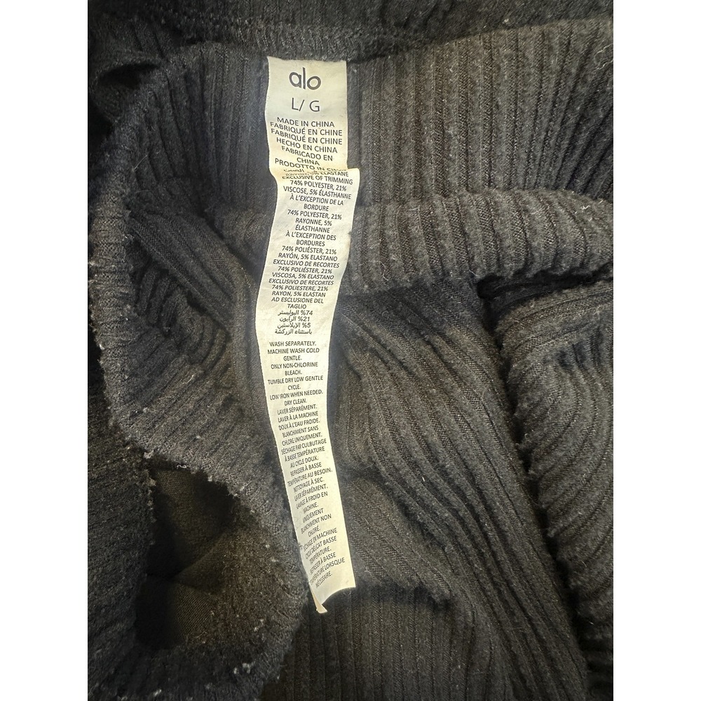 Alo Yoga Muse Ribbed Shorts Knit Black Large Workout Athletic Lounge Gym *Flawed - Picture 13 of 16